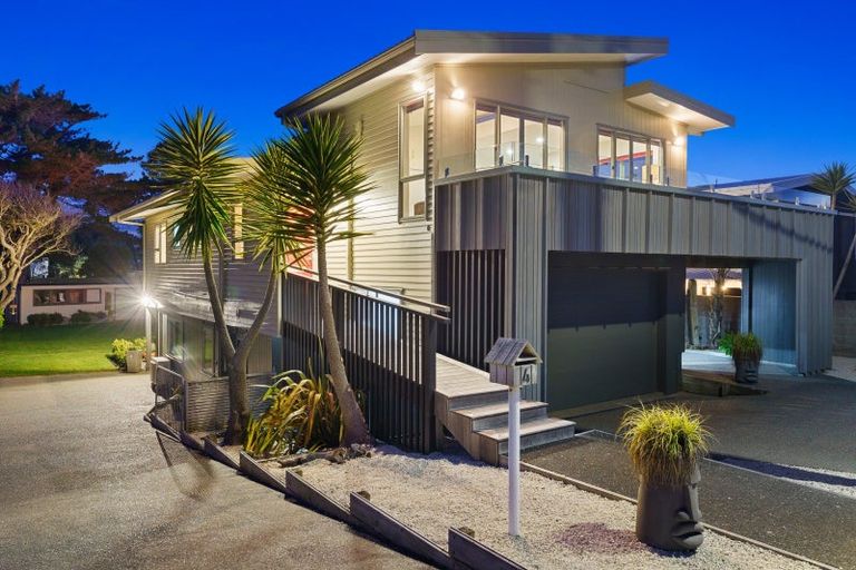 Photo of property in 4 Tahi Road, Paraparaumu Beach, Paraparaumu, 5032