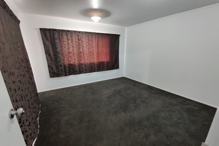 Photo of property in 43 Secretariat Place, Randwick Park, Auckland, 2105