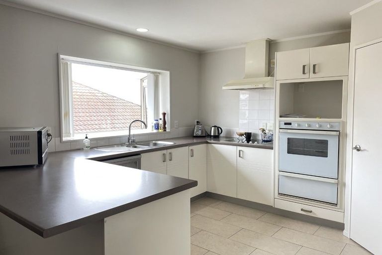 Photo of property in 2/2 Whitford Road, Howick, Auckland, 2014