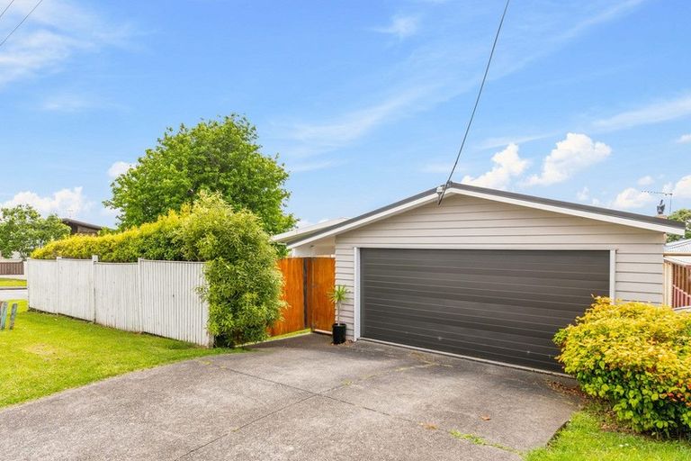 Photo of property in 1 Jacaranda Avenue, Beach Haven, Auckland, 0626