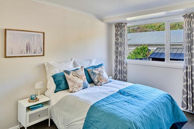 Photo of property in 39b Pukatea Street, Eastbourne, Lower Hutt, 5013