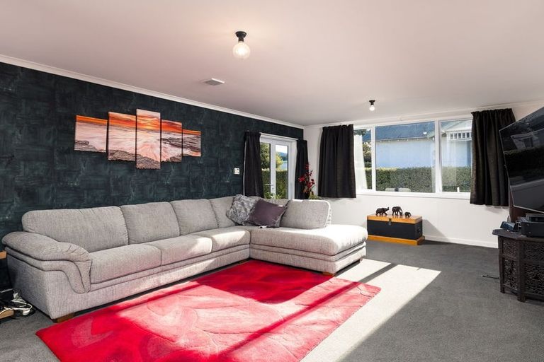 Photo of property in 16 Coronation Street, Waimate, 7924