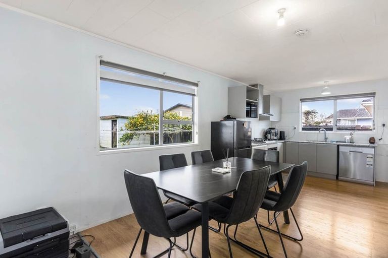 Photo of property in 169 Mahia Road, Wattle Downs, Auckland, 2103
