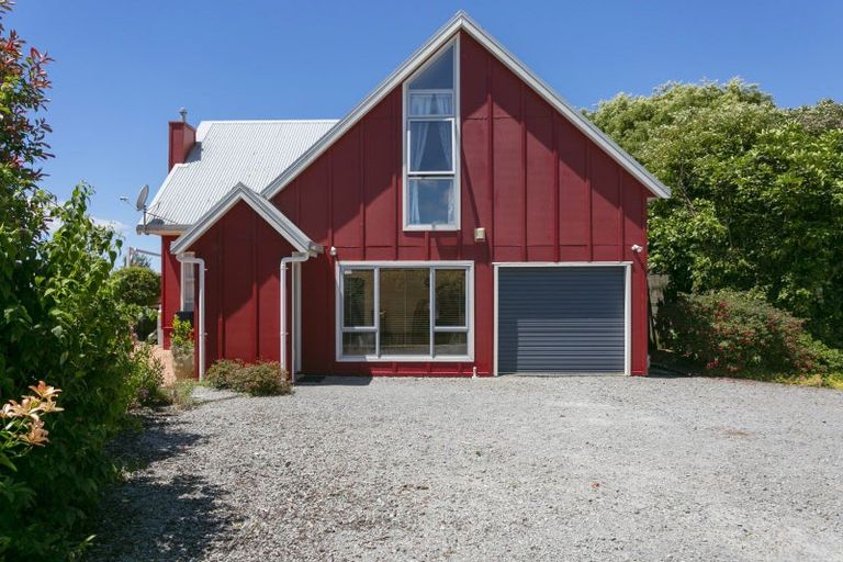 Photo of property in 21 Parerohi Grove, Kuratau, Turangi, 3381