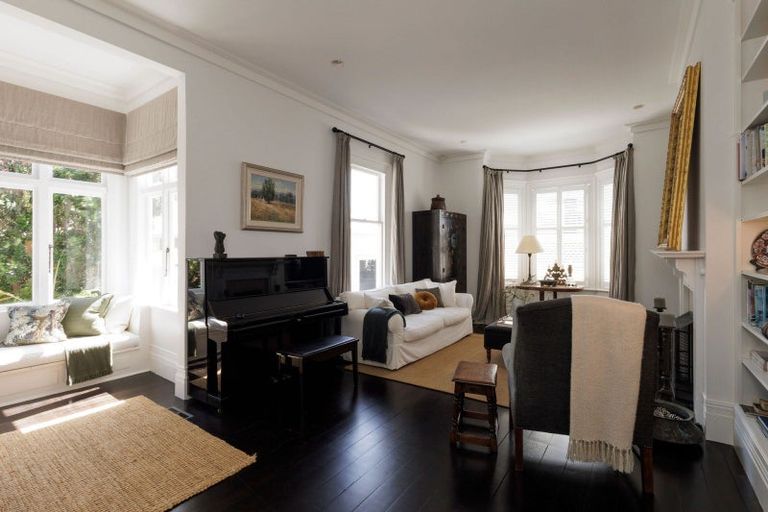 Photo of property in 165 Karori Road, Karori, Wellington, 6012