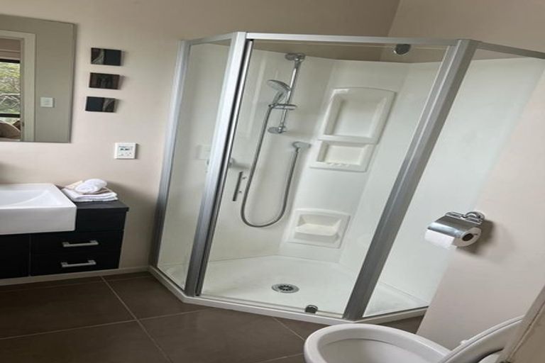 Photo of property in 2/33 Harley Road, Takapuna, Auckland, 0622