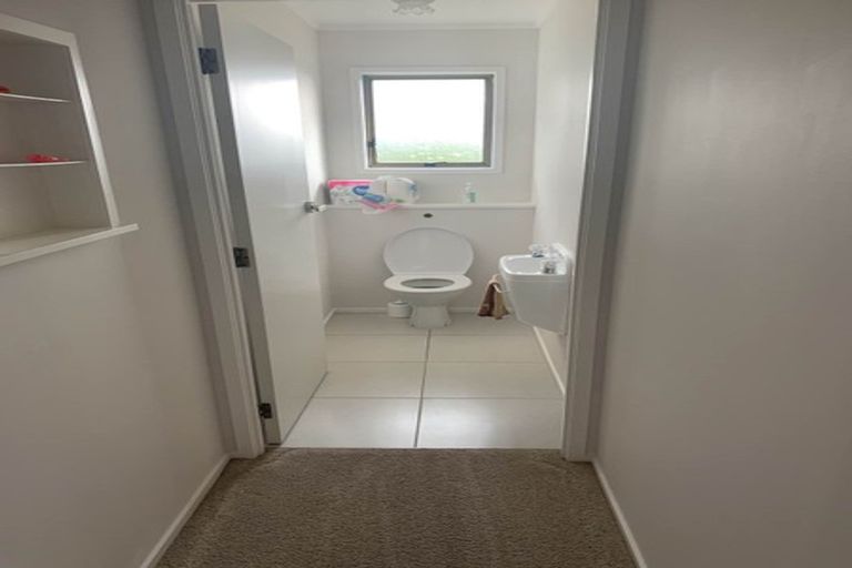 Photo of property in 19 Sartors Avenue, Northcross, Auckland, 0630