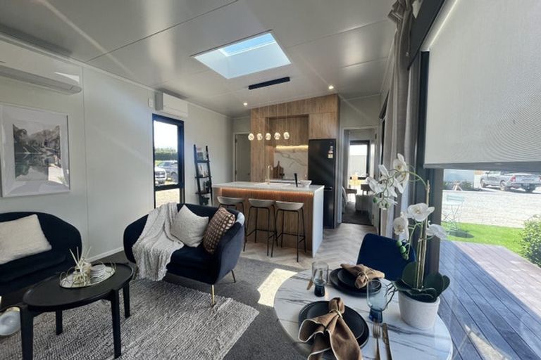 Photo of property in 668 Avonside Drive, Avonside, Christchurch, 8061