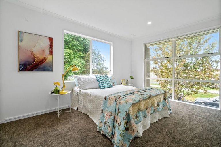 Photo of property in 27 The Track, Takanini, 2112