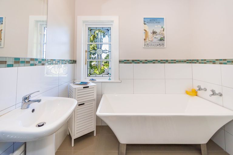 Photo of property in 1 Davison Road, Rotherham, 7379