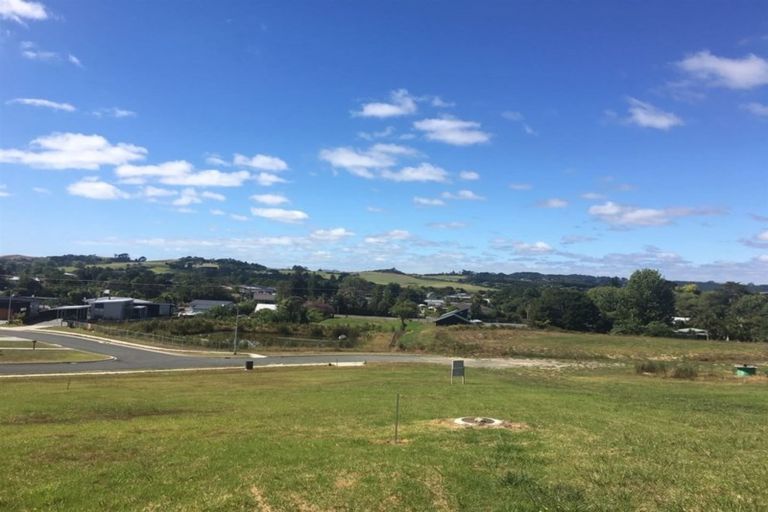 Photo of property in 28a Weka Street, Mangawhai, 0505