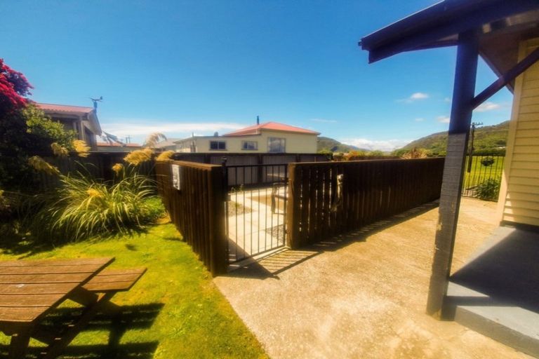 Photo of property in 32 Reid Street, Blaketown, Greymouth, 7805