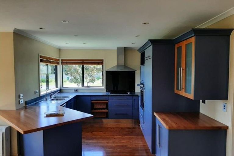 Photo of property in 12 Tupare Place, Highlands Park, New Plymouth, 4312