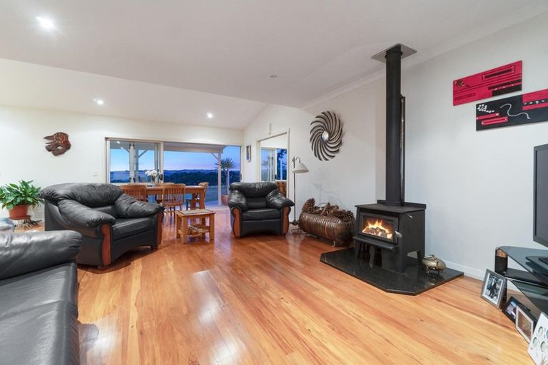 Photo of property in 135c Hutchinson Road, Helensville, 0875
