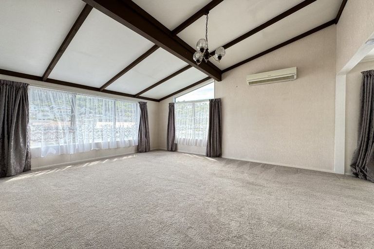 Photo of property in 43 Cortina Avenue, Johnsonville, Wellington, 6037