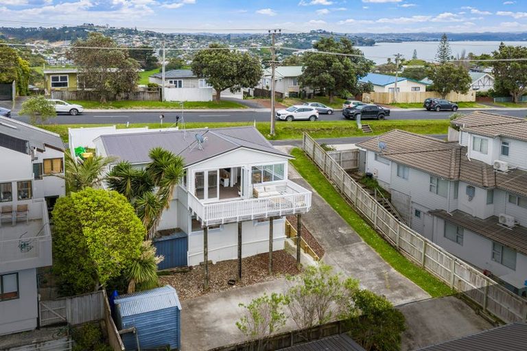 Photo of property in 75 Stanmore Bay Road, Stanmore Bay, Whangaparaoa, 0932