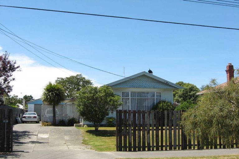 Photo of property in 22 Woodville Street, Edgeware, Christchurch, 8013