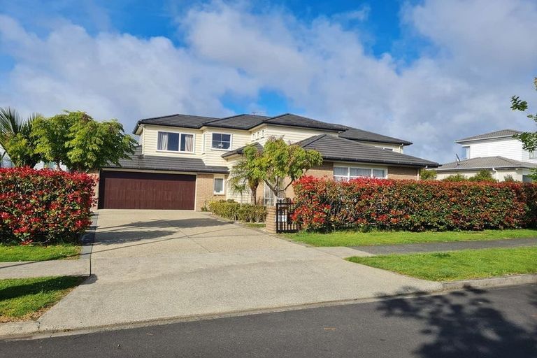 Photo of property in 51 Chateau Rise, Flat Bush, Auckland, 2016