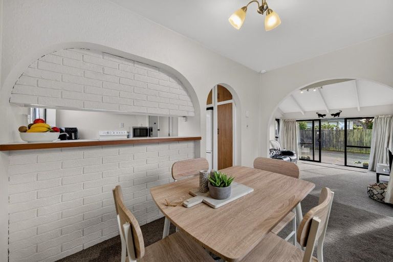 Photo of property in 2/44 Chipping Lane, Redwood, Christchurch, 8051