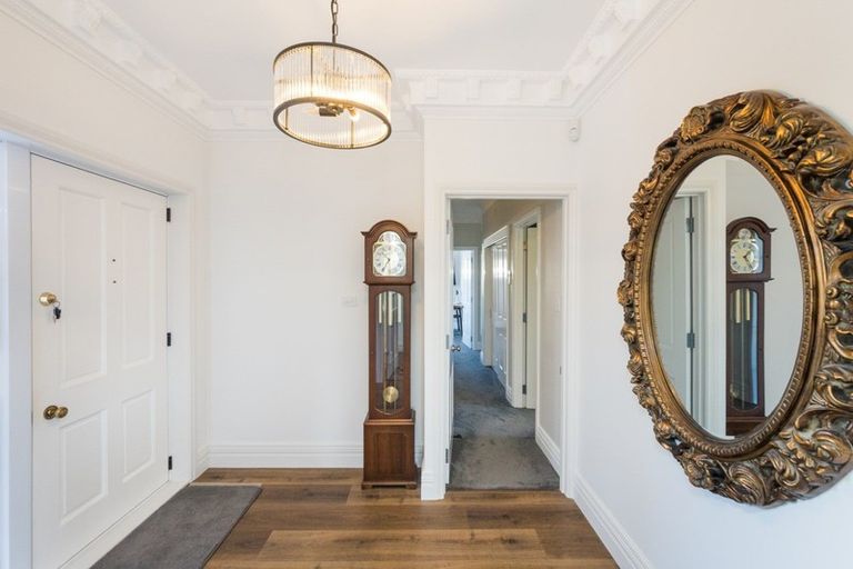 Photo of property in 6 Nicolas Lane, West End, Palmerston North, 4410