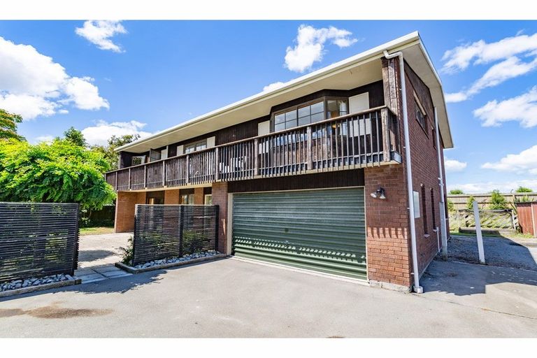 Photo of property in 17a Sonning Place, Redwood, Christchurch, 8051