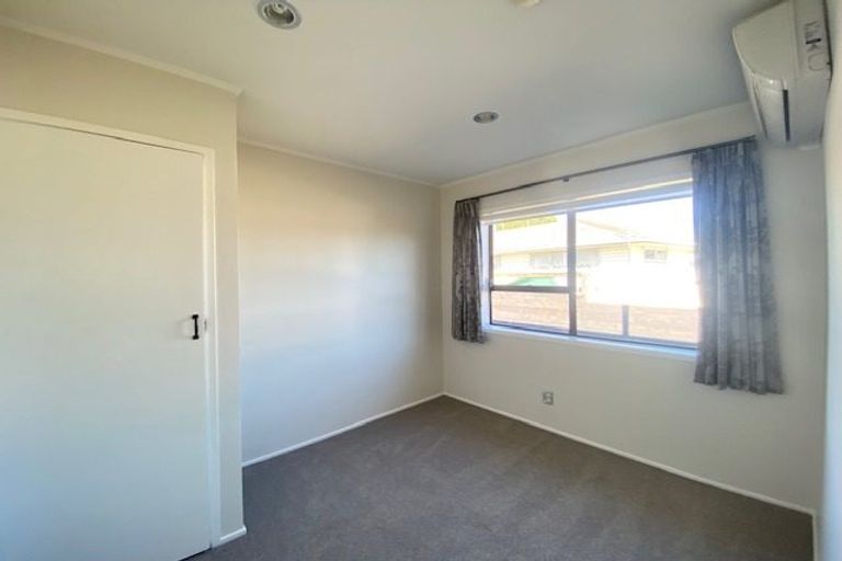 Photo of property in 2/2 Casuarina Road, Half Moon Bay, Auckland, 2012