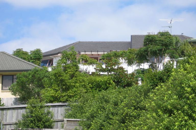 Photo of property in 36 Woodridge Avenue, Northcross, Auckland, 0630