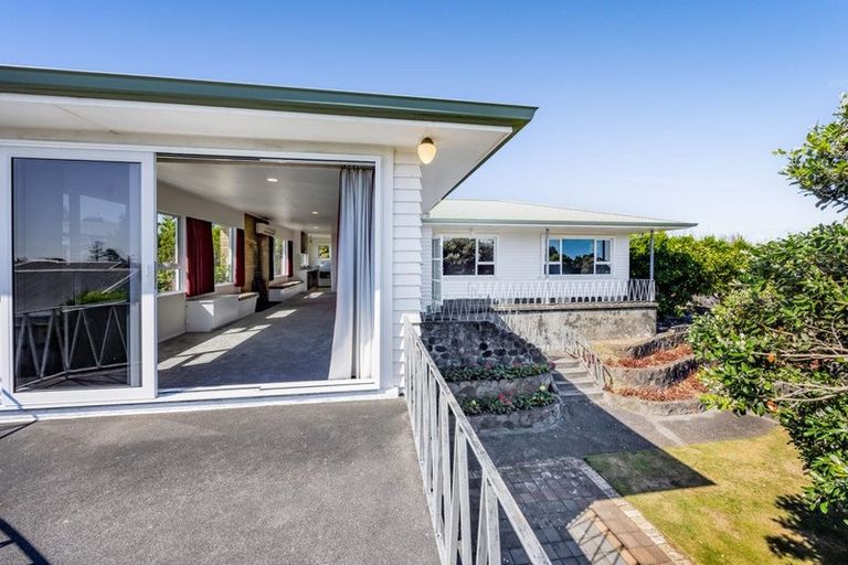 Photo of property in 100a Queens Road, Glen Avon, New Plymouth, 4312