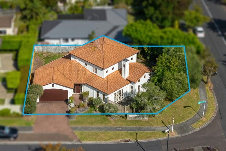 Photo of property in 1 Scarlet Oak Drive, Schnapper Rock, Auckland, 0632