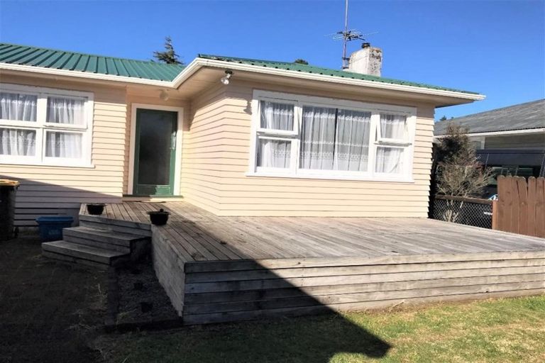 Photo of property in 519 Mangorei Road, Highlands Park, New Plymouth, 4312