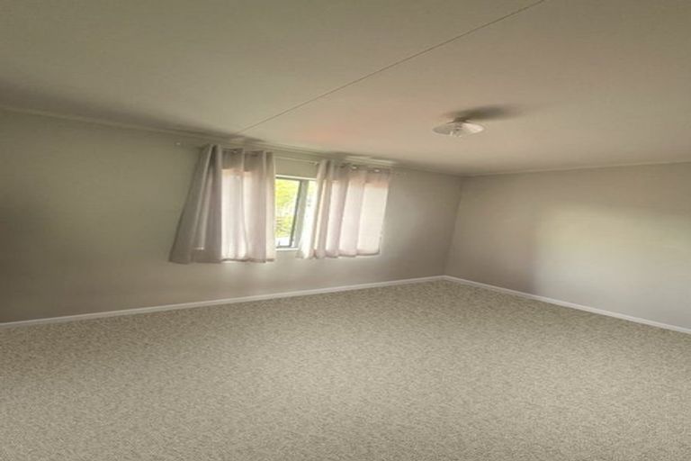 Photo of property in 9 Edgewater Drive, Pakuranga, Auckland, 2010