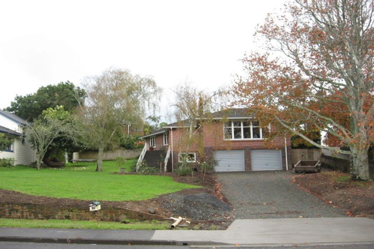 Photo of property in 10 Glenfern Road, Mellons Bay, Auckland, 2014