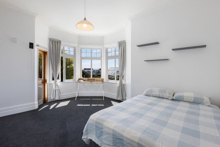 Photo of property in 78a Kelburn Parade, Kelburn, Wellington, 6012