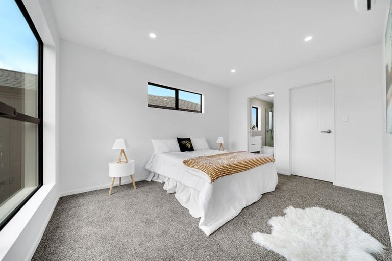 Photo of property in 23c Wanaka Place, Pakuranga Heights, Auckland, 2010