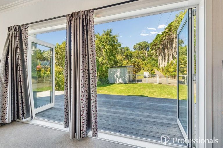 Photo of property in 13 Stratton Street, Normandale, Lower Hutt, 5010