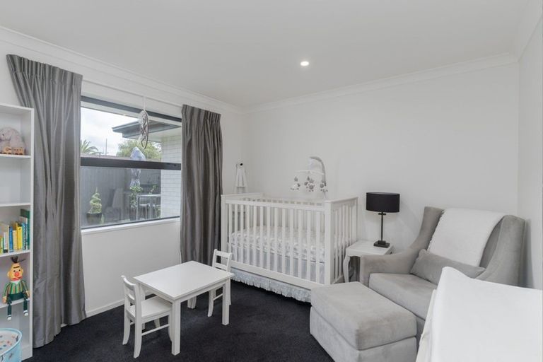 Photo of property in 17 Parawai Street, Marshland, Christchurch, 8083