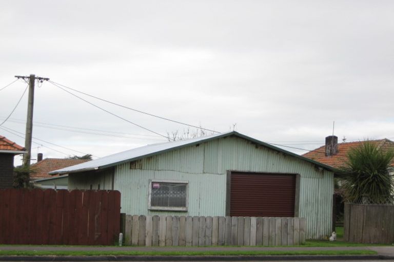 Photo of property in 14 Nelson Street, Waitara, 4320