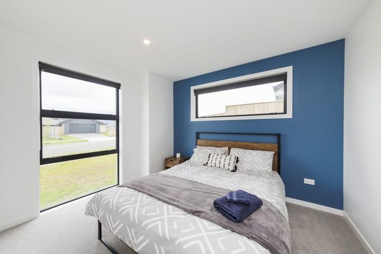 Photo of property in 3 Sardinia Grove, Fitzherbert, Palmerston North, 4410