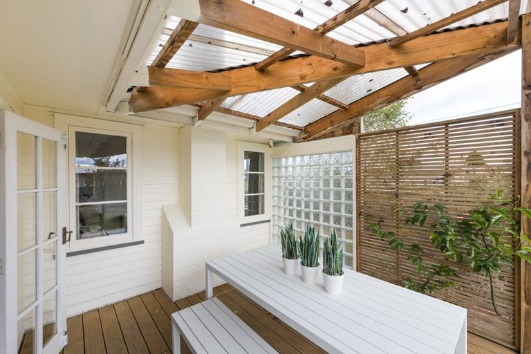 Photo of property in 2 Norwich Place, Awapuni, Palmerston North, 4412