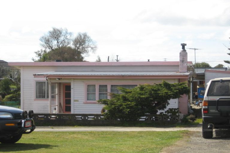 Photo of property in 28 Ariel Street, Stratford, 4332