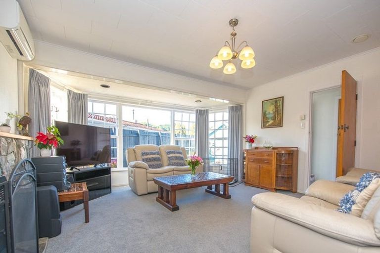 Photo of property in 35 Mountbatten Grove, Clouston Park, Upper Hutt, 5018