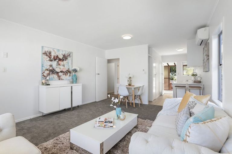 Photo of property in 3/11a Bayside Avenue, Te Atatu Peninsula, Auckland, 0610