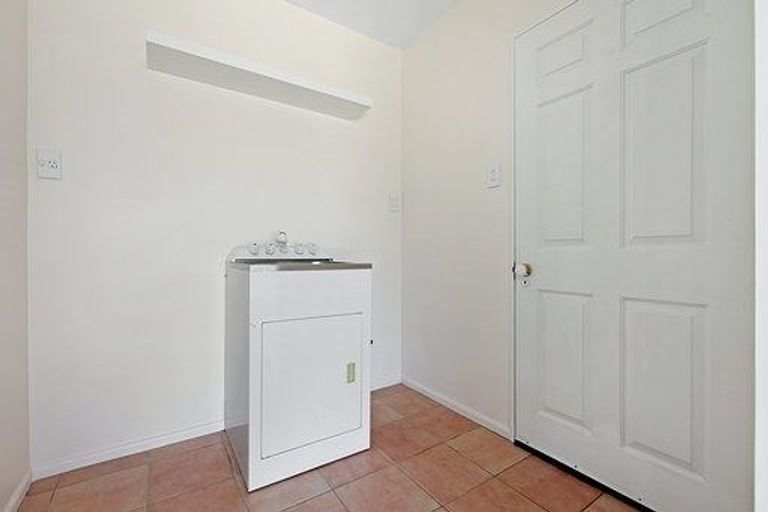 Photo of property in 18 Shearwater Drive, Woolston, Christchurch, 8023