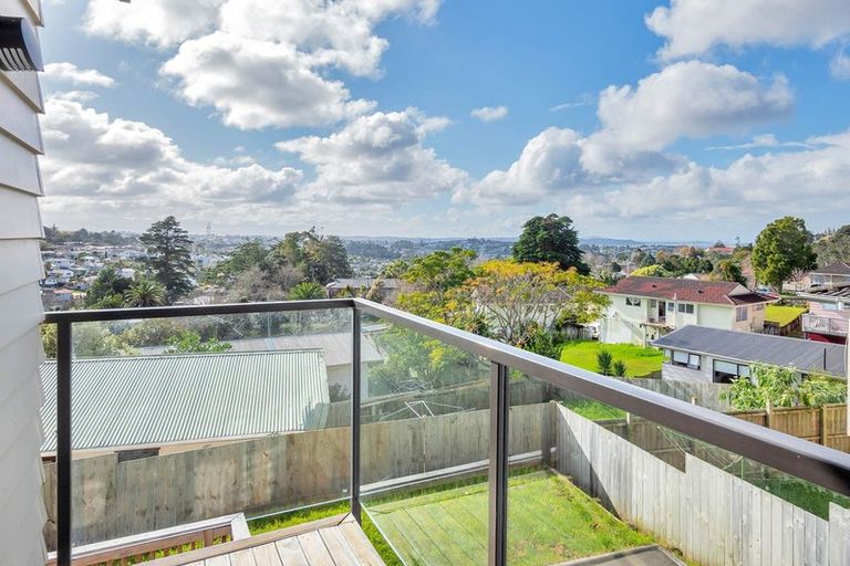 Photo of property in 285a Don Buck Road, Massey, Auckland, 0614