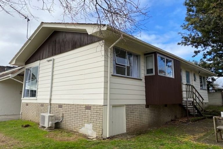 Photo of property in 2/48 Archmillen Avenue, Pakuranga Heights, Auckland, 2010