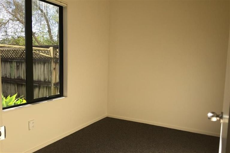 Photo of property in Lynn Park Terrace, 7/12 Ambrico Place, New Lynn, Auckland, 0600