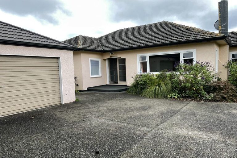 Photo of property in 11 College Street, Awapuni, Palmerston North, 4412