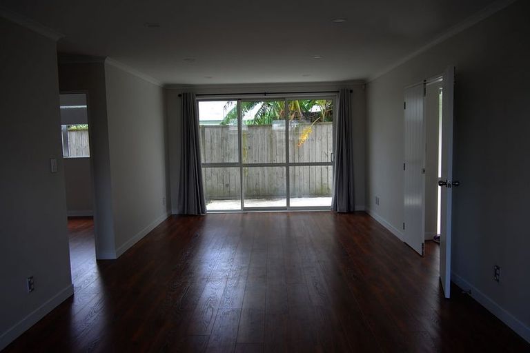 Photo of property in 9 Waterview Road, Favona, Auckland, 2024