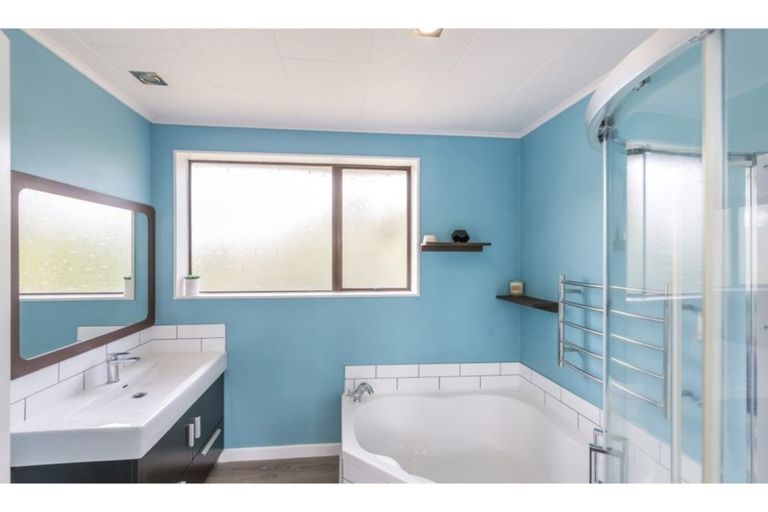 Photo of property in 78 Daniels Road, Redwood, Christchurch, 8051