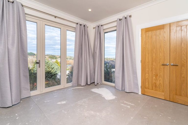 Photo of property in 38 Waldron Crescent, Green Island, Dunedin, 9018